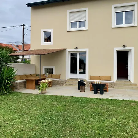Casa de Férias Maison De Charme A Proche Et Commerces *